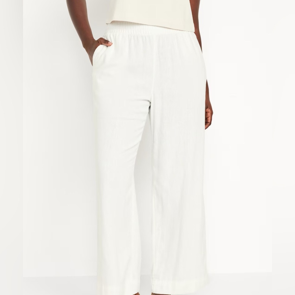 White Xs old navy linen - never worn and perfect condition